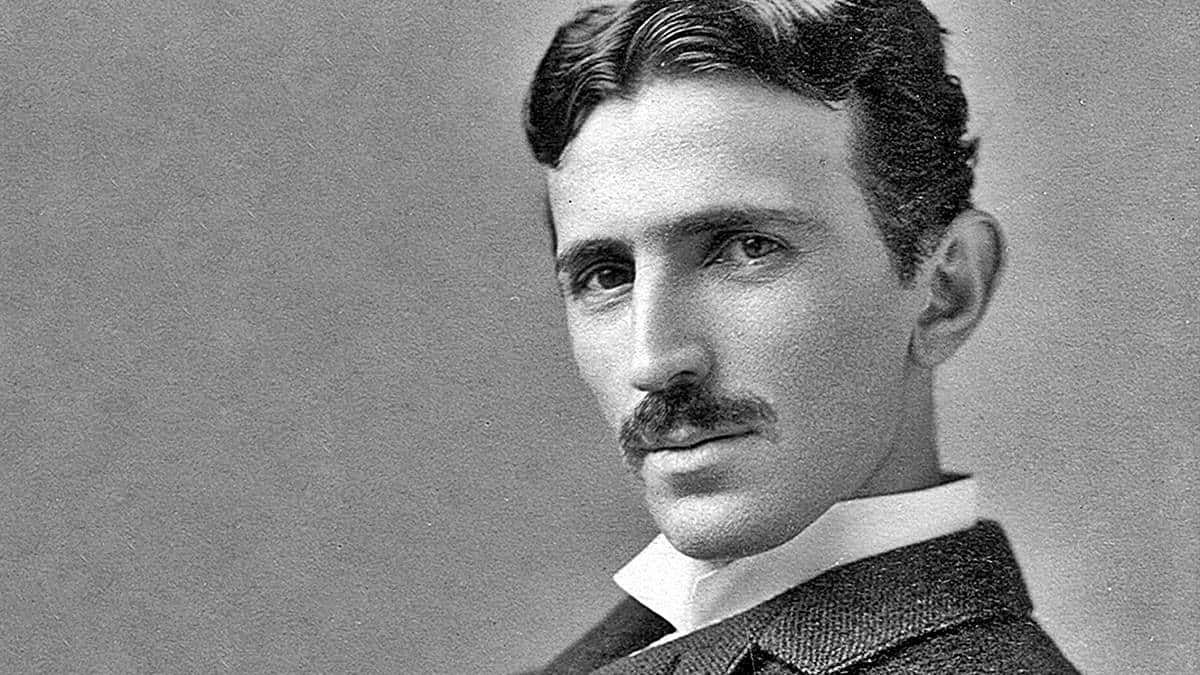 Nikola Tesla, inventor: “Intelligent people tend to have fewer friends than the average person”