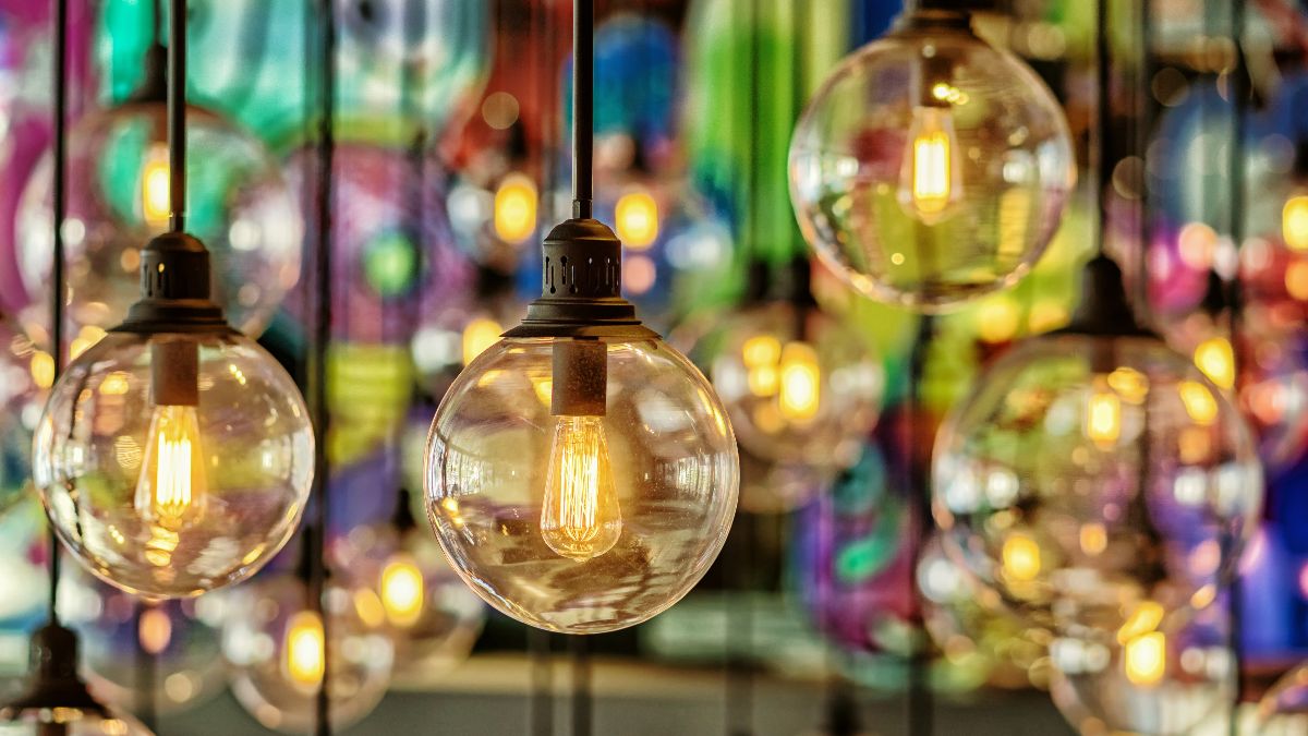 The price of electricity today, Sunday, February 15, 2026: the cheapest and most expensive hours within the PVPC