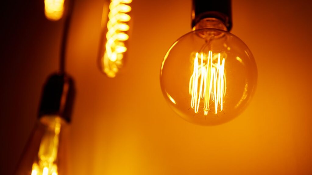 The price of electricity tomorrow, Thursday, February 19, by hour: when is it cheapest and most expensive on the day