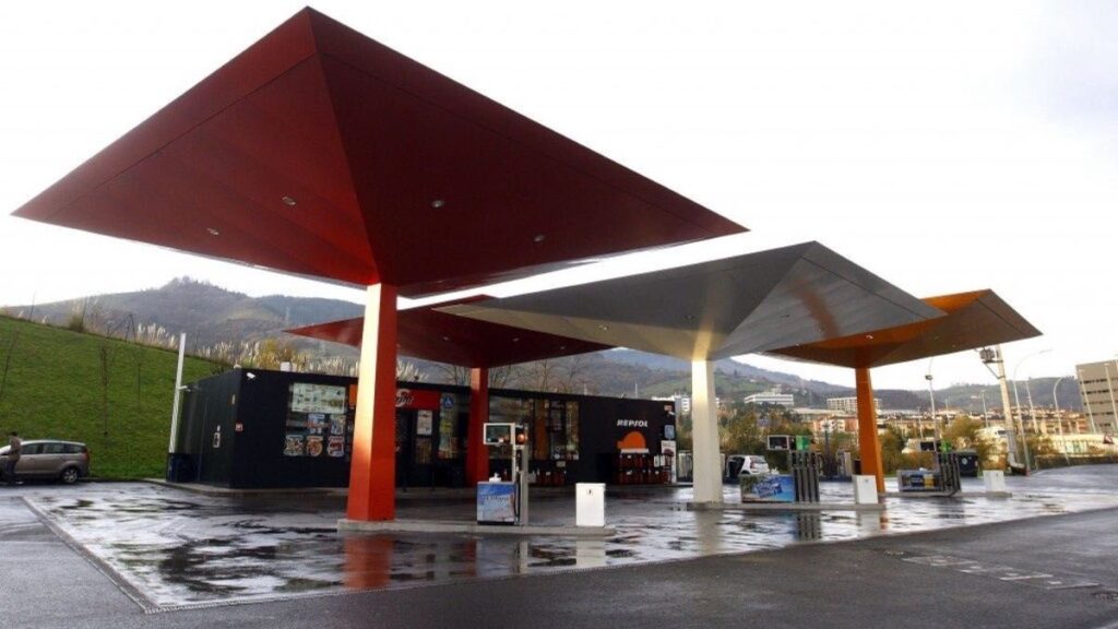 The price of gasoline does not stop rising and diesel can be found for less than 1 euro at this only gas station