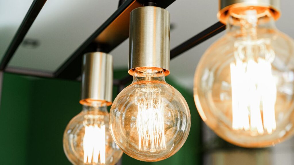 The price of electricity today Saturday, February 21, 2026: the cheapest and most expensive hours within the PVPC