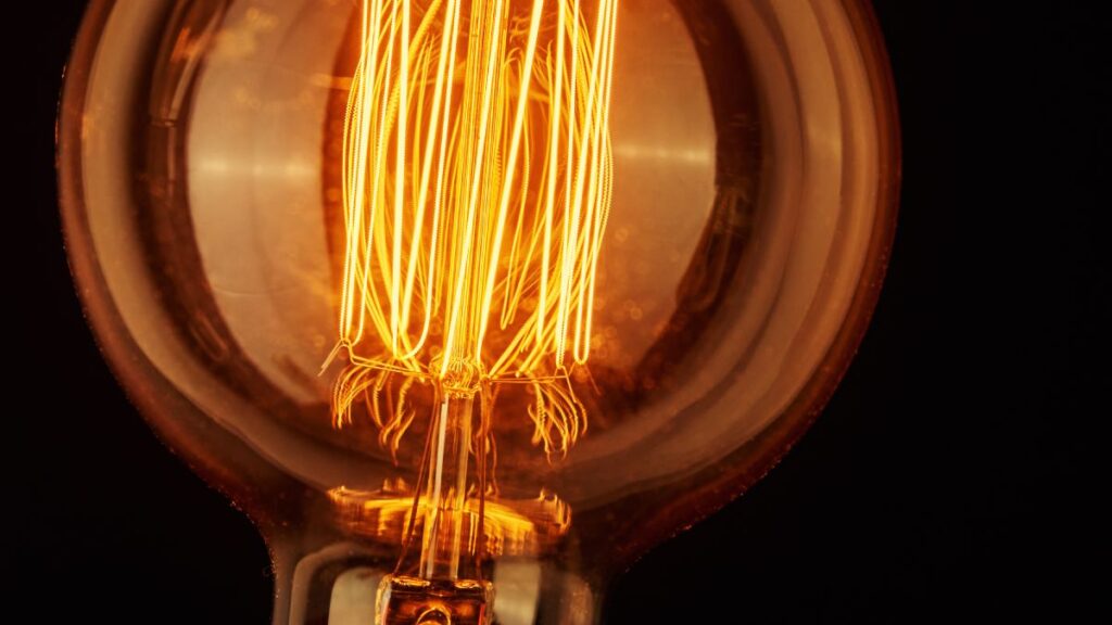 The price of electricity today, Friday, February 27, 2026: the cheapest and most expensive hours within the PVPC