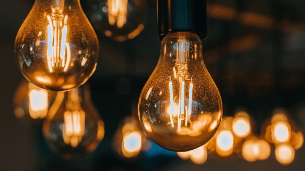 Price of electricity tomorrow, March 1, by hour: when is it cheapest and most expensive on the day