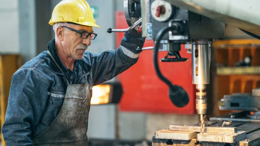 Social Security refuses to grant retirement pensions to workers who have not contributed for at least two years in the last fifteen years