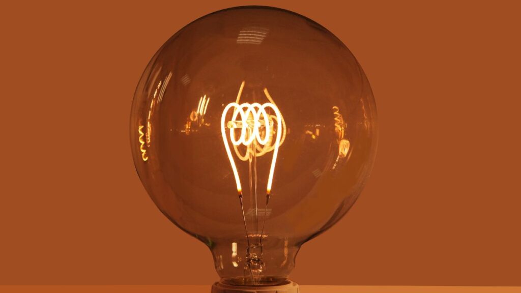 The price of electricity tomorrow, Thursday, March 5, hourly: the cheapest and most expensive hours of the day