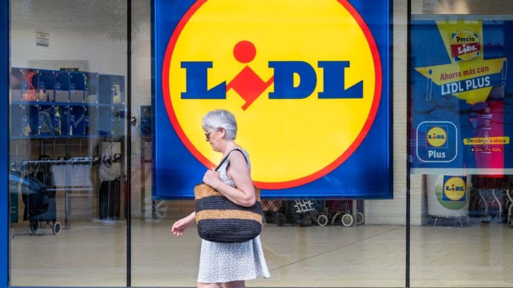 Long queues at Lidl to get the most versatile clothesline of the season: ideal for small apartments for 19.99 euros