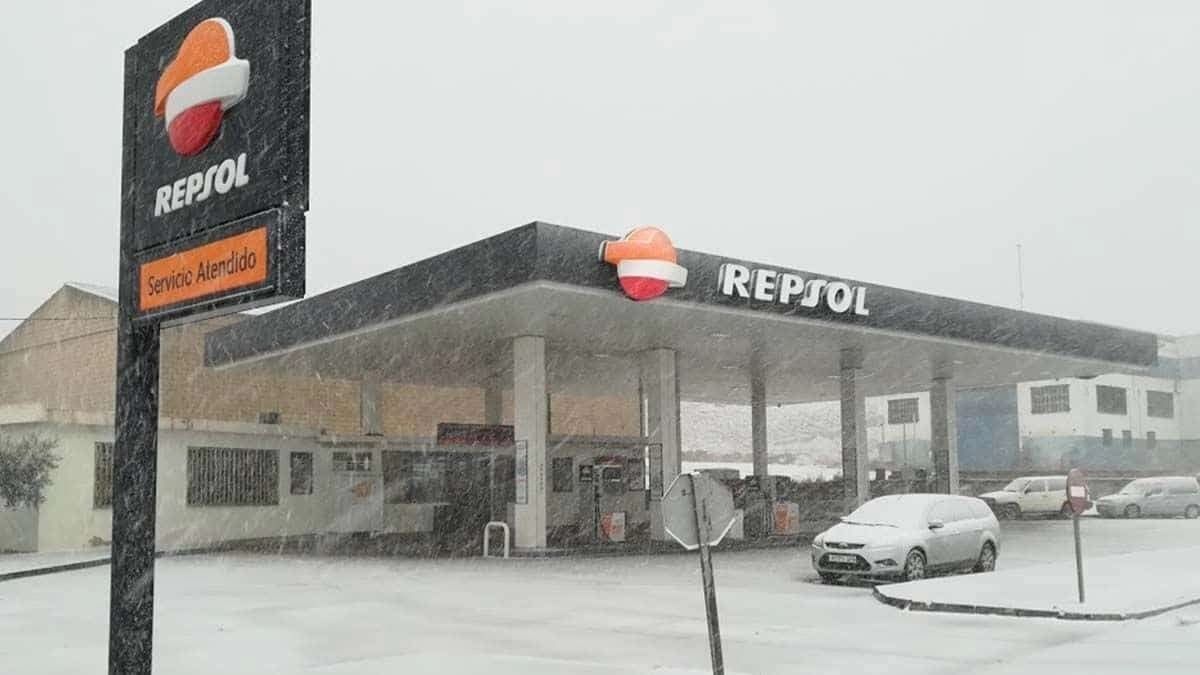 The price of gasoline takes a 180 degree turn and stands at 1.486 euros per liter, while diesel is still sold at 0.982 euros at this gas station