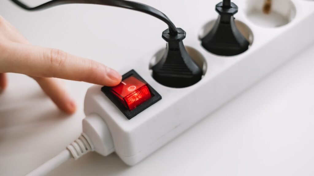 The price of electricity tomorrow, Saturday, March 14, by hour: when is it cheapest and most expensive on the day