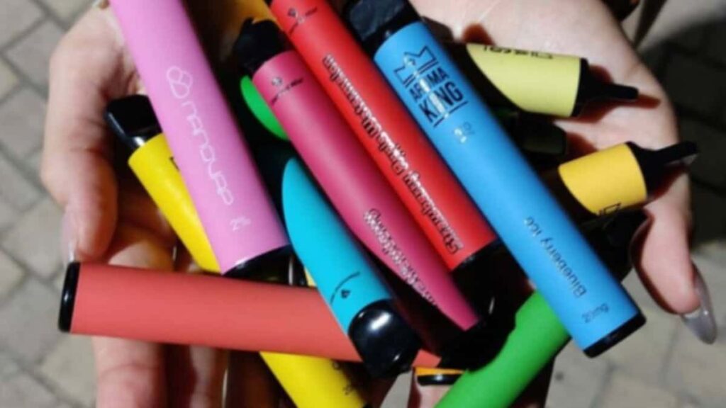 A new study confirms that China floods Spain with fake vapers: "It is an incalculable risk to the health of consumers."