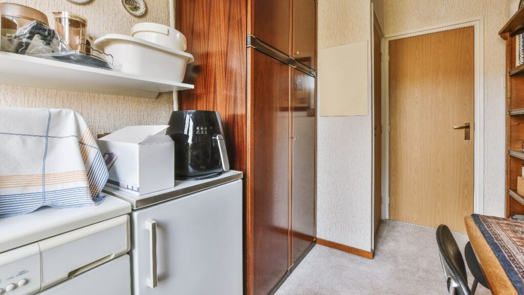 An owner forced to return 180,000 euros for selling a 22-meter apartment without a license and with serious sanitation defects: Justice declares that it was not habitable