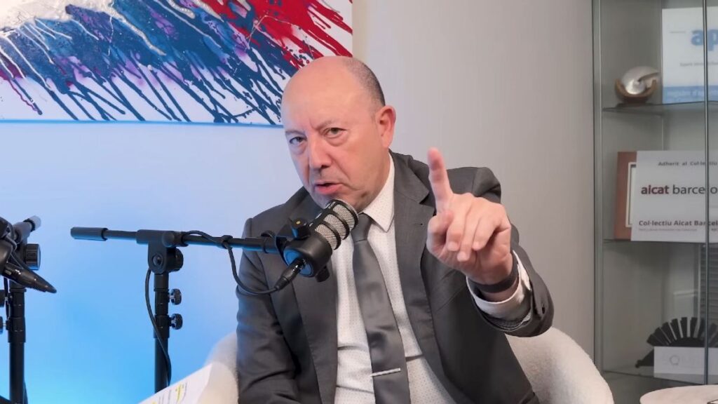 Gonzalo Bernardos, economist: "If you buy a room for 80,000 euros and rent it for 700 euros per month, the profitability is very interesting"