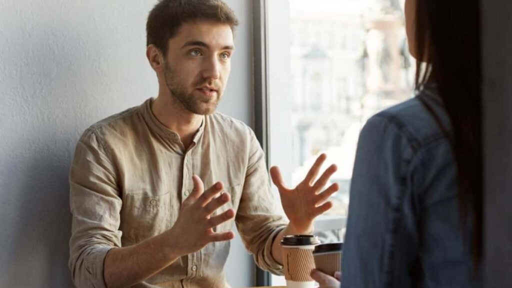 People who tend to constantly interrupt conversations tend to present these signs according to psychology