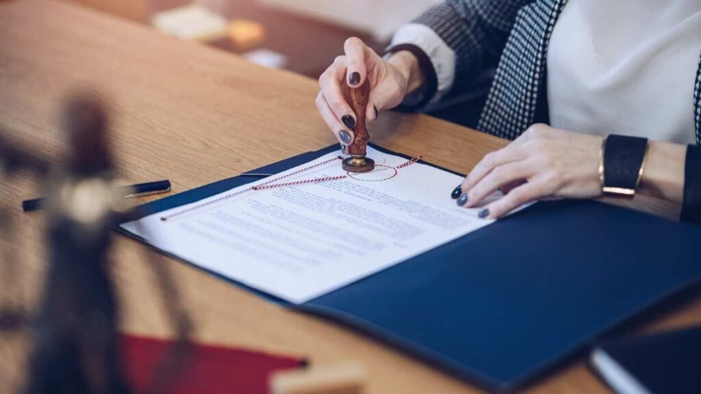 Some heirs register a property in their name without being owners and the true owner denounces them: Justice considers it a “crude maneuver” to obtain a non-existent right