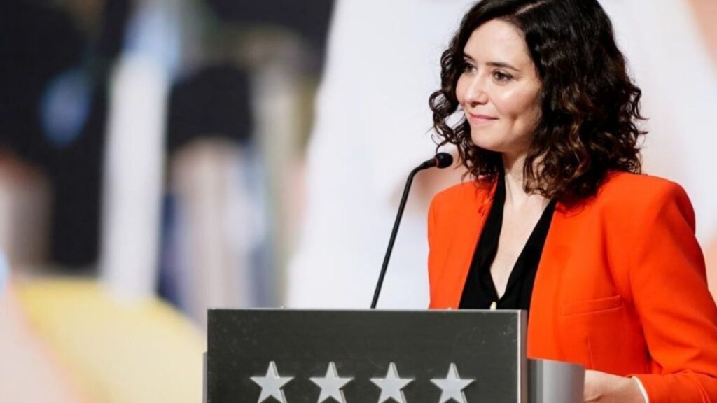 Spaniards may receive complementary aid of up to 4,000 euros to hire domestic employees and cover 100% of Social Security contributions, according to the law.