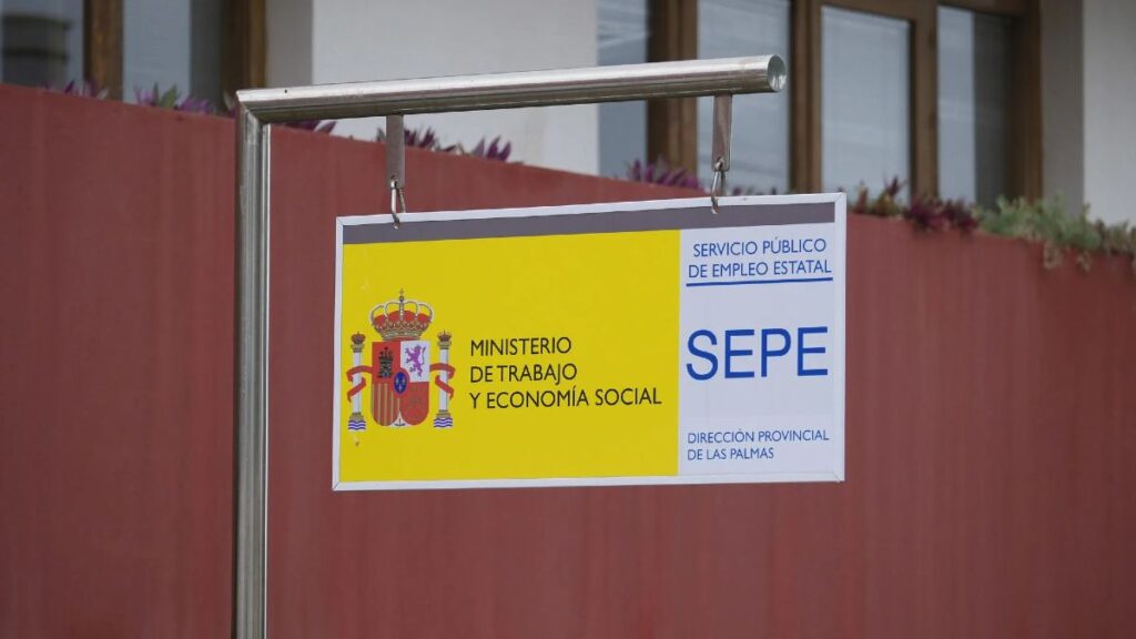Supreme Court ruling: vacations not taken are used to reach the minimum of 3 months and collect unemployment after a dismissal during a trial period