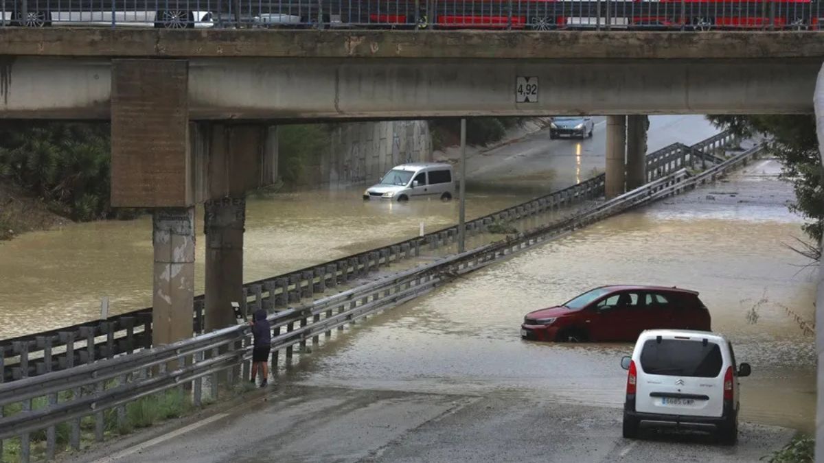 The DGT launches a warning for this Saturday: floods and snow on these roads