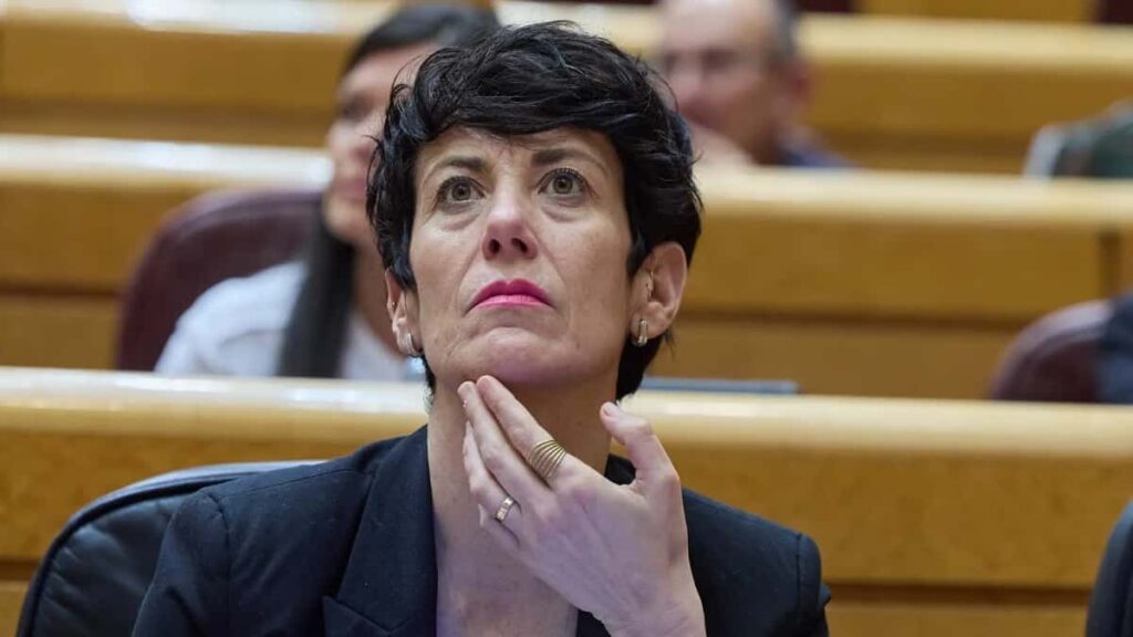 The Government grants the Minimum Living Income to those who work, but they must submit the Income Tax return and meet an income limit