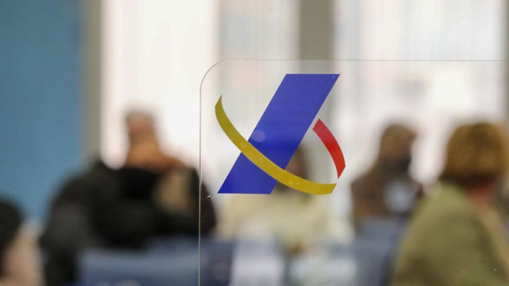 Who is required to file the 2026 Income Tax return? Income limits and special cases