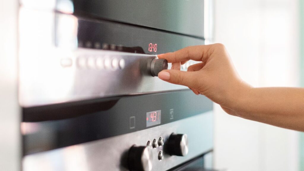 The price of electricity Wednesday, April 1, 2026, by hour: when it is cheapest and most expensive during the day in the wholesale market