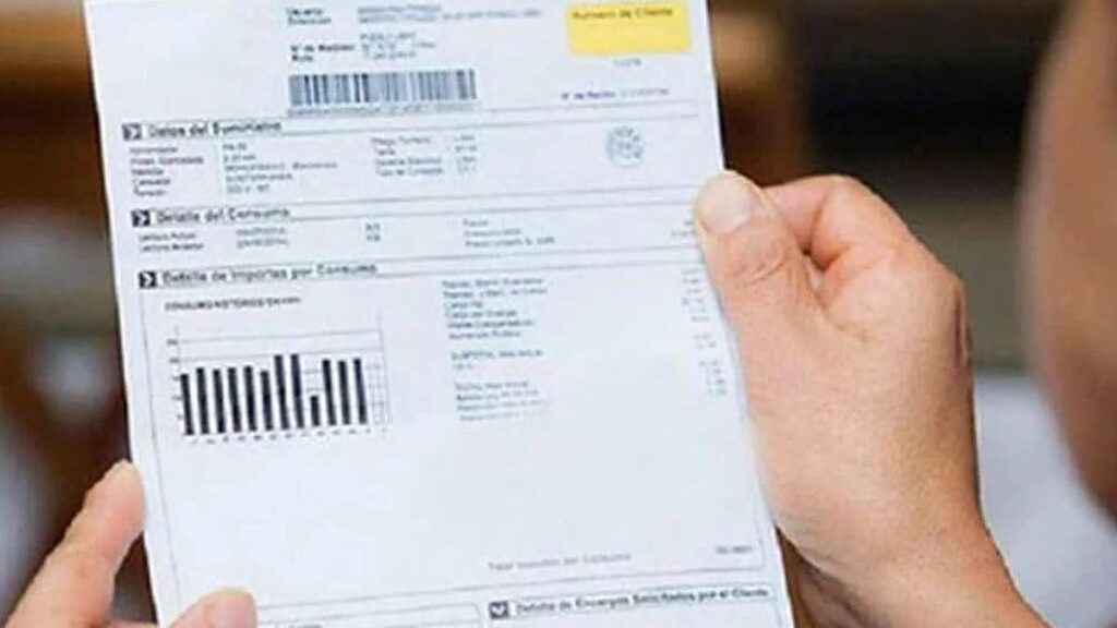 The price of electricity on Sunday, April 5, rises but maintains nine sections below 0 euros