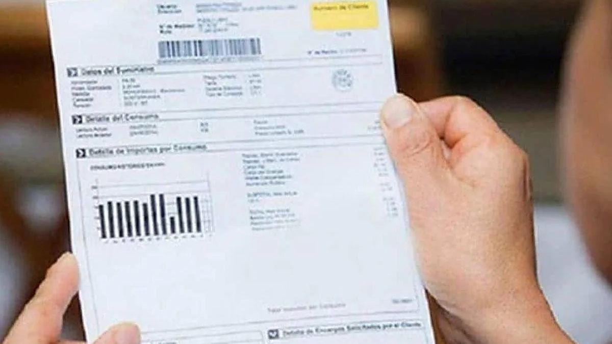The price of electricity on Sunday, April 5, rises but maintains nine sections below 0 euros