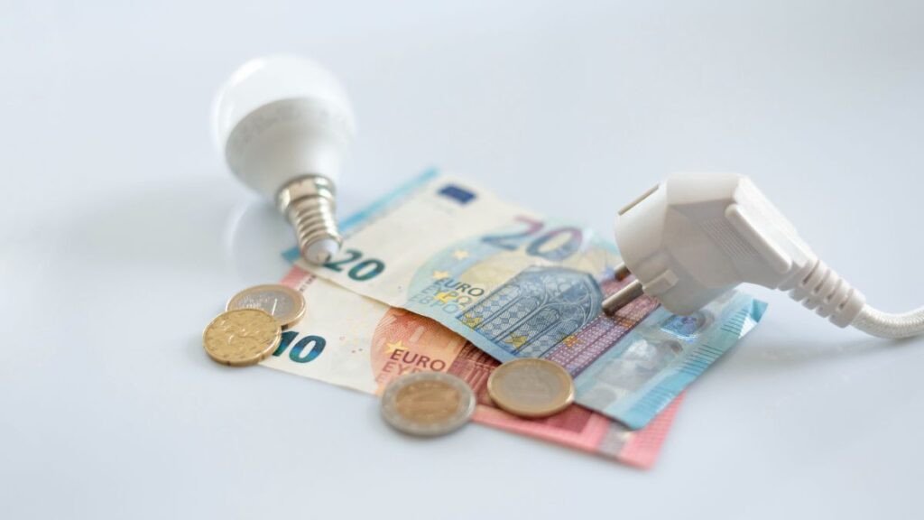 The price of electricity on Monday, April 13, shoots up but some strips still have a negative price