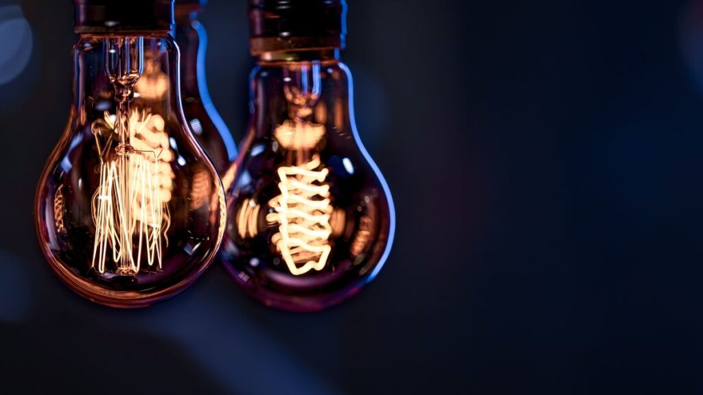 The price of electricity today, Wednesday, April 15, in the PVPC rises again with four sections above 200 euros