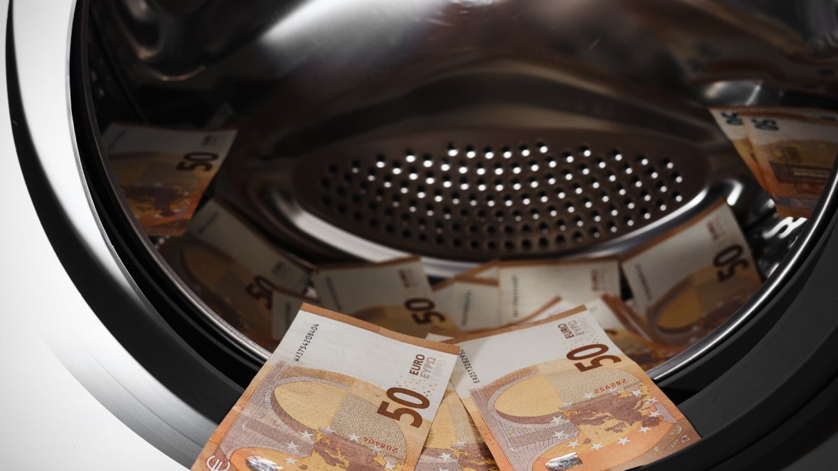 The price of electricity this Saturday, April 18, drops and leaves 7 sections below 0 euros