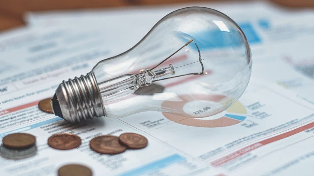 The price of electricity rises again this Monday, April 20, with hours that exceed 100 euros