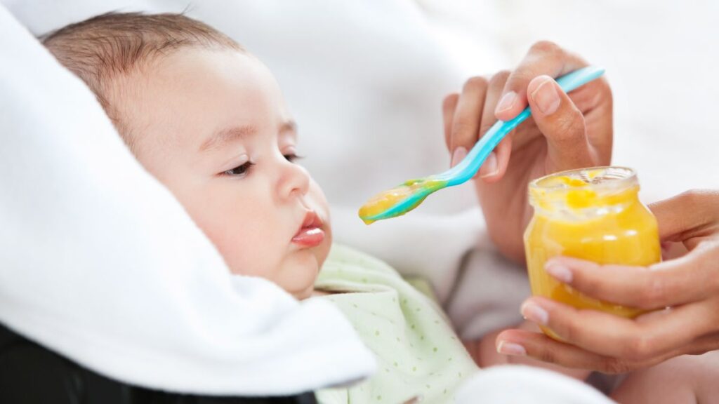 They remove baby food from supermarkets in several countries because they are contaminated with rodenticide and ask that they not be consumed