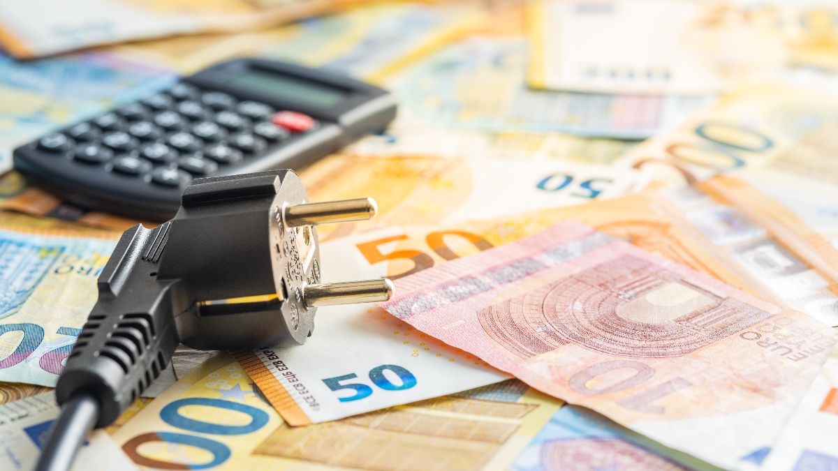 The price of electricity this Thursday, April 23, rises again and maintains seven bands for less than one euro