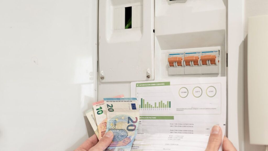 The CPI drops to 3.2% in April due to the fall in electricity despite the rise in fuel