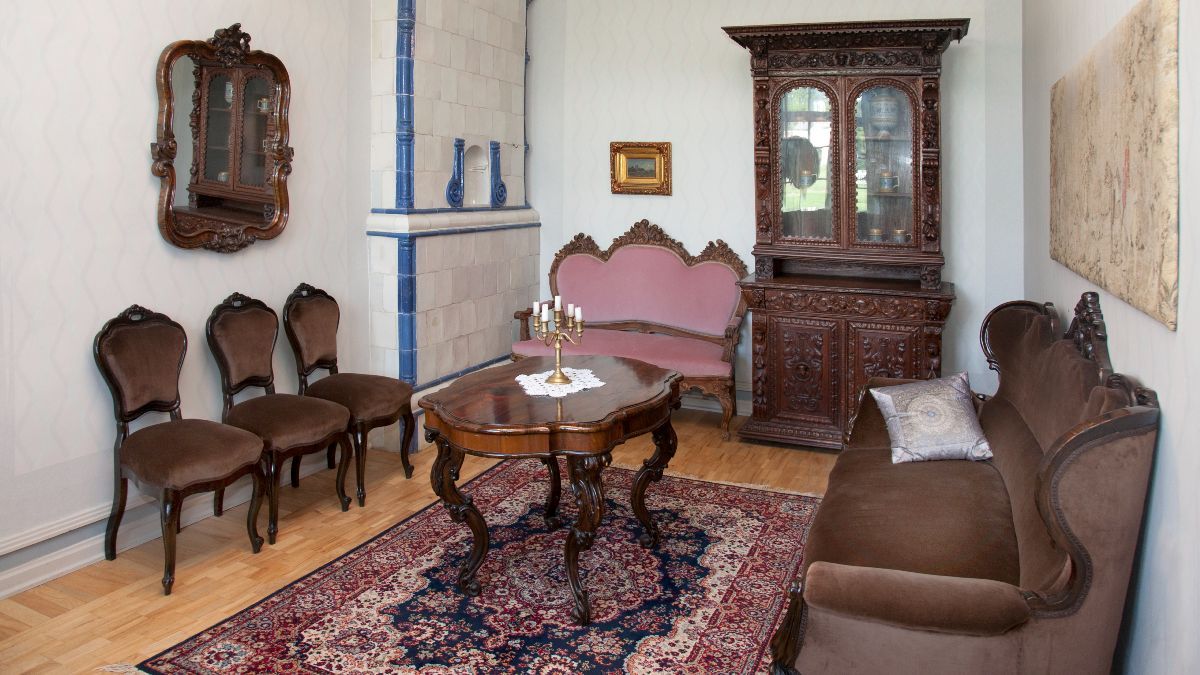 He inherits an apartment in Madrid and in the Inheritance tax they charge him 5,700 euros more for the furniture: the court supports it because the trousseau is included in the will
