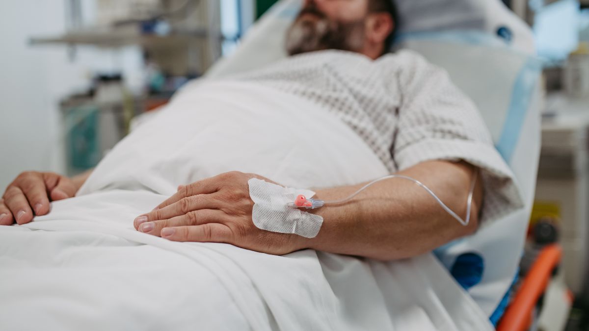 He suffers a cerebral infarction, he is fired after being declared “unfit” for his position but the court confirms that he does not have the right to permanent disability