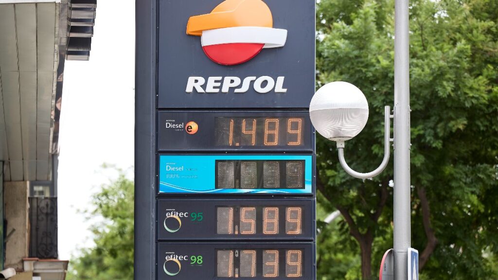 Repsol extends its fuel discounts until May 3 with savings of up to 40 cents per liter