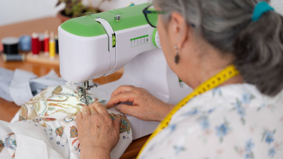 Social Security denies a seamstress who cannot use her right arm total permanent disability: they said she exaggerated her injuries but justice corrects it