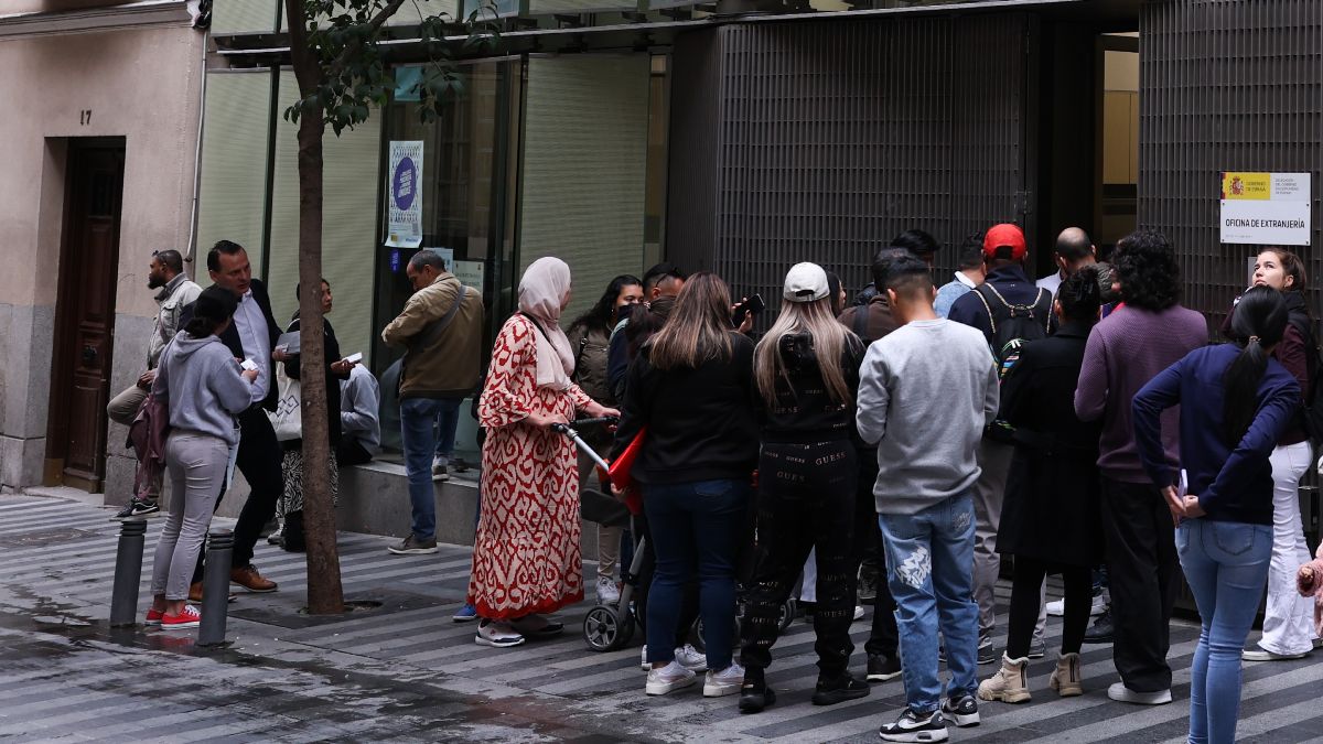 The Government approves the extraordinary regularization of migrants and sets the start of the process this April 16