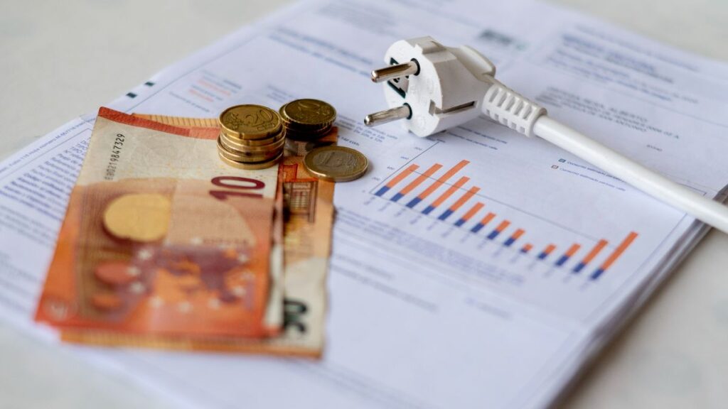 The Government's tax reduction lowers the electricity bill by 2.5% in March, according to FACUA