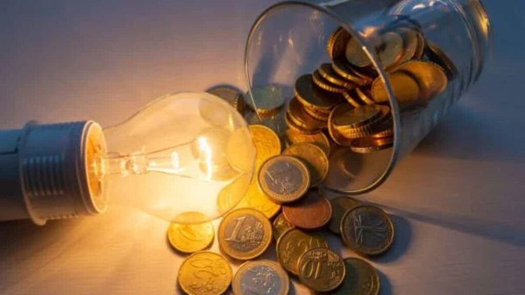 The price of electricity drops this Sunday and leaves eight hours below 0 euros