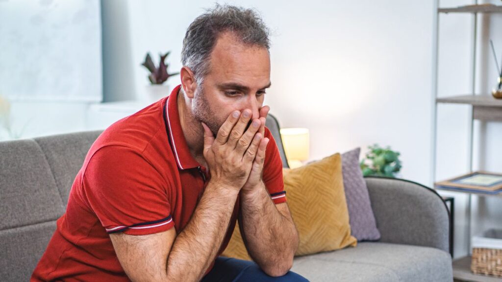 A man who received the Minimum Living Income and the Income Guarantee Income will have to return 3,250 euros for renting rooms in his home and not declaring it