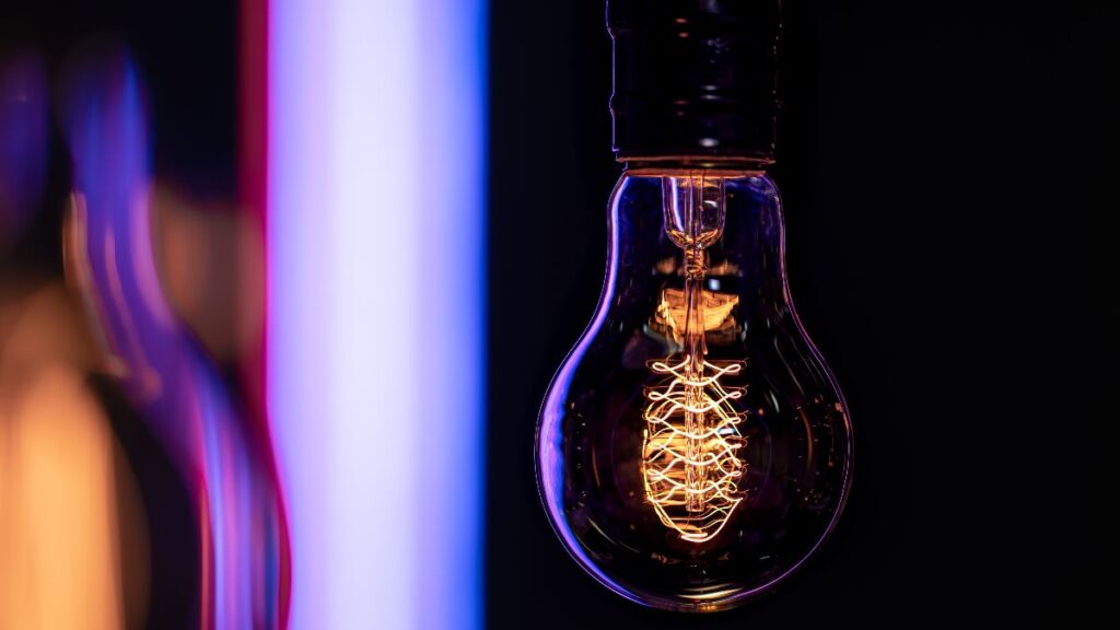 The price of electricity on Monday, May 18, skyrockets and up to 7 strips already exceed 100 euros