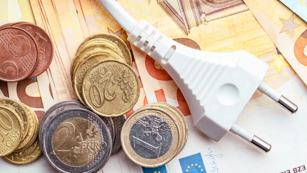 The price of electricity this Tuesday, May 19, drops and leaves 7 sections below the euro