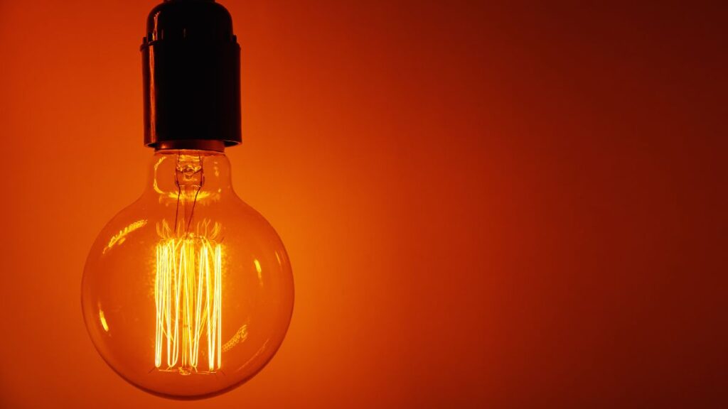 The price of electricity today, Wednesday, May 20, at the PVPC rises and 4 strips are paid for more than 200 euros