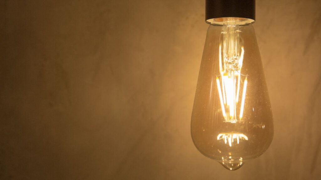 The price of electricity today, Friday, May 22, 2026 in the PVPC increases with several bands that exceed 200 euros