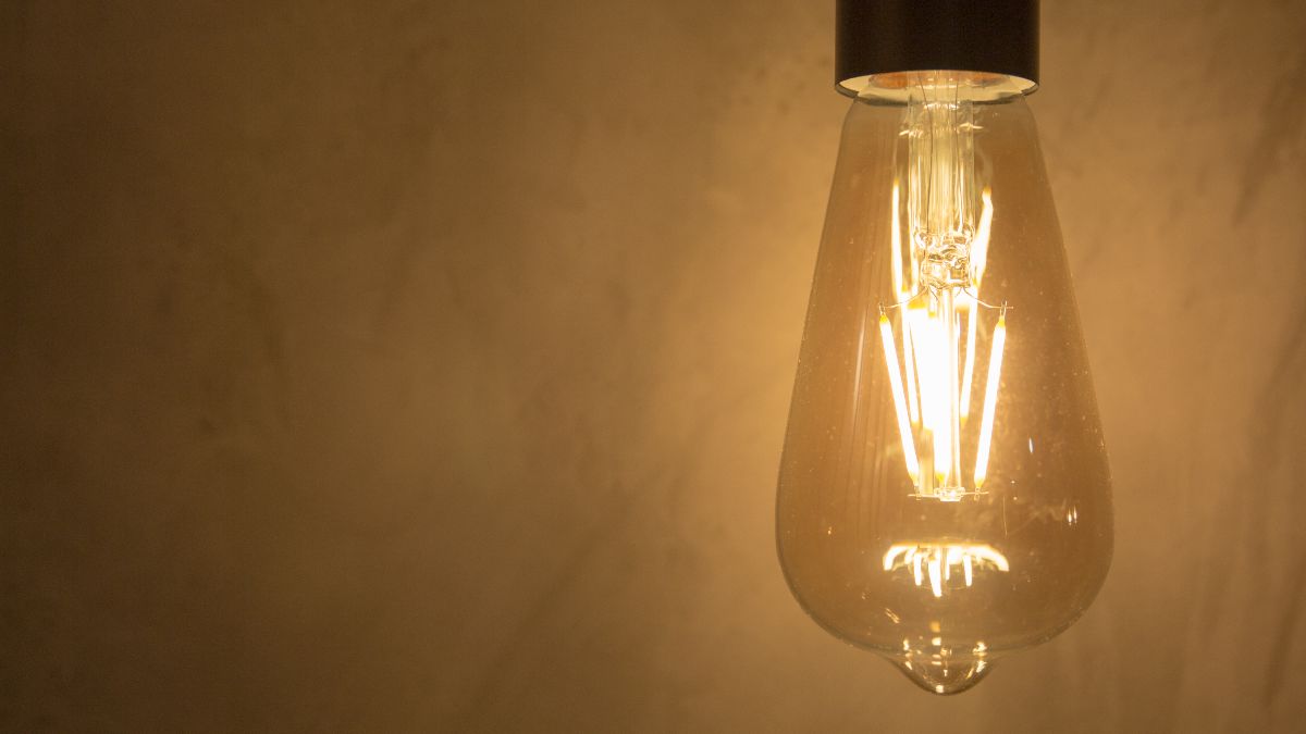 The price of electricity today, Friday, May 22, 2026 in the PVPC increases with several bands that exceed 200 euros