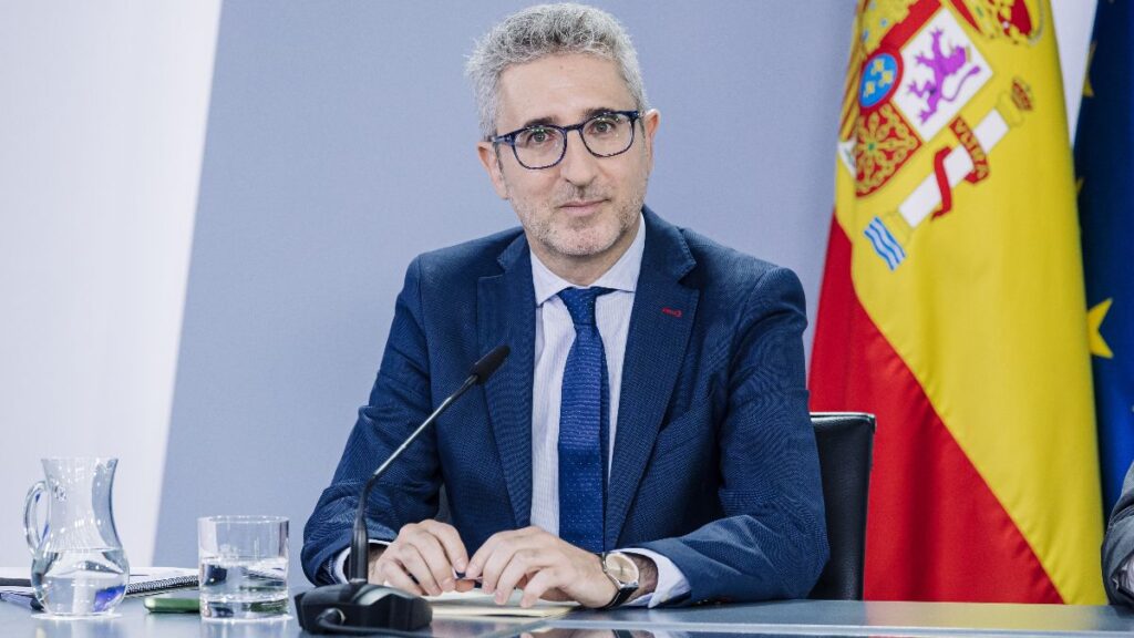 The Treasury clarifies that buying the new house before selling the previous one does not prevent the application of the exemption for reinvestment in a habitual residence in personal income tax.