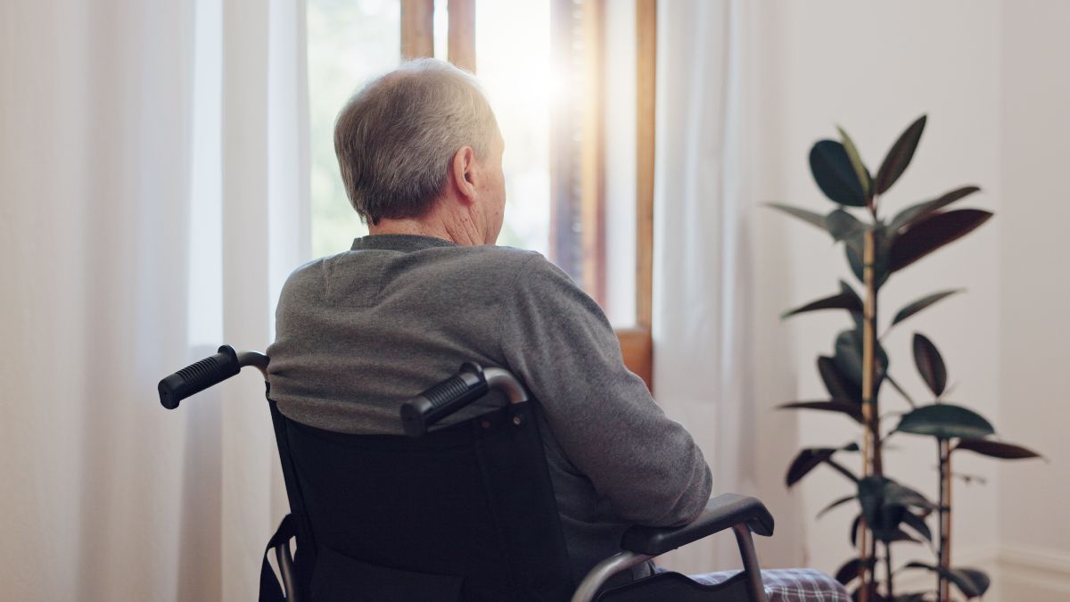 He claims 12,185.24 euros in arrears of 20% of his permanent disability pension, Social Security only pays him three months and the court denies it for requesting it late