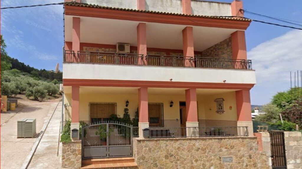 CaixaBank reduces this 160-meter, 3-bedroom house that does not need renovation and sells it at a negotiable price of 38,200 euros