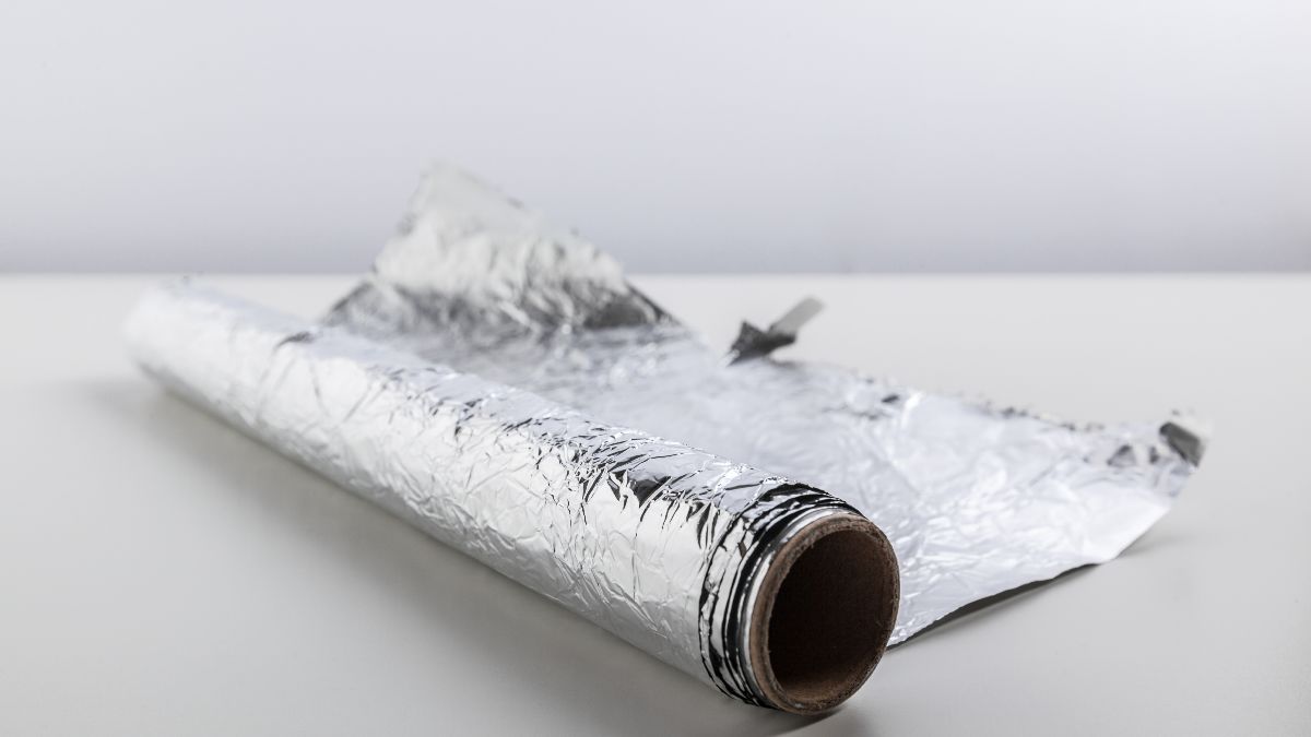 Architects recommend putting aluminum foil on the walls: “It is a little-known trick, but it is a clear sign of humidity"