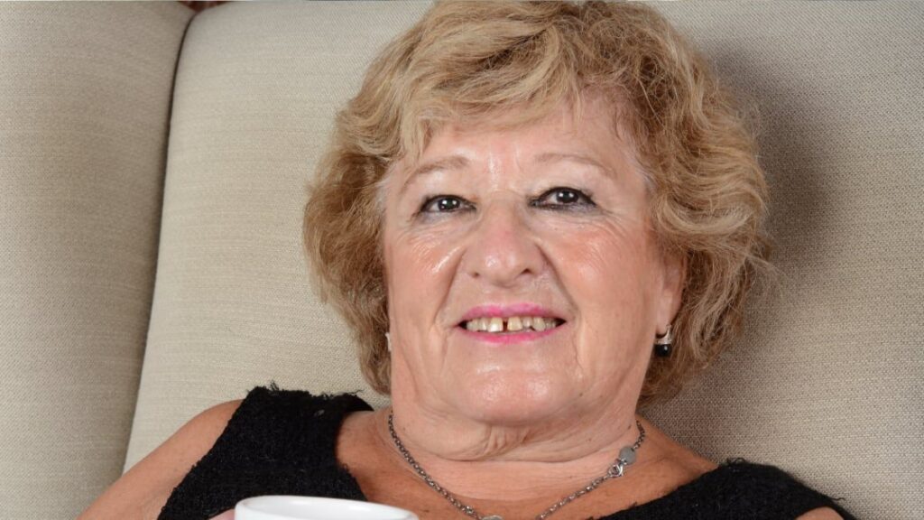 A 62-year-old woman receives a pension of 3,200 euros after 20 years without working and dedicating herself to her family, and justice supports it.